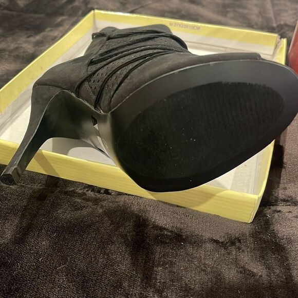 Glaze size 7 black suede heel open toe - Picture 3 of 5